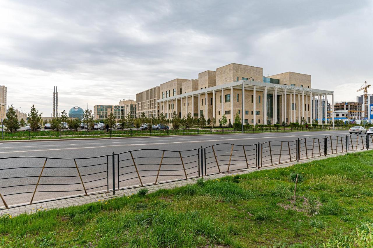 Шикарная Квартира На Против Сада Astana Exterior foto
