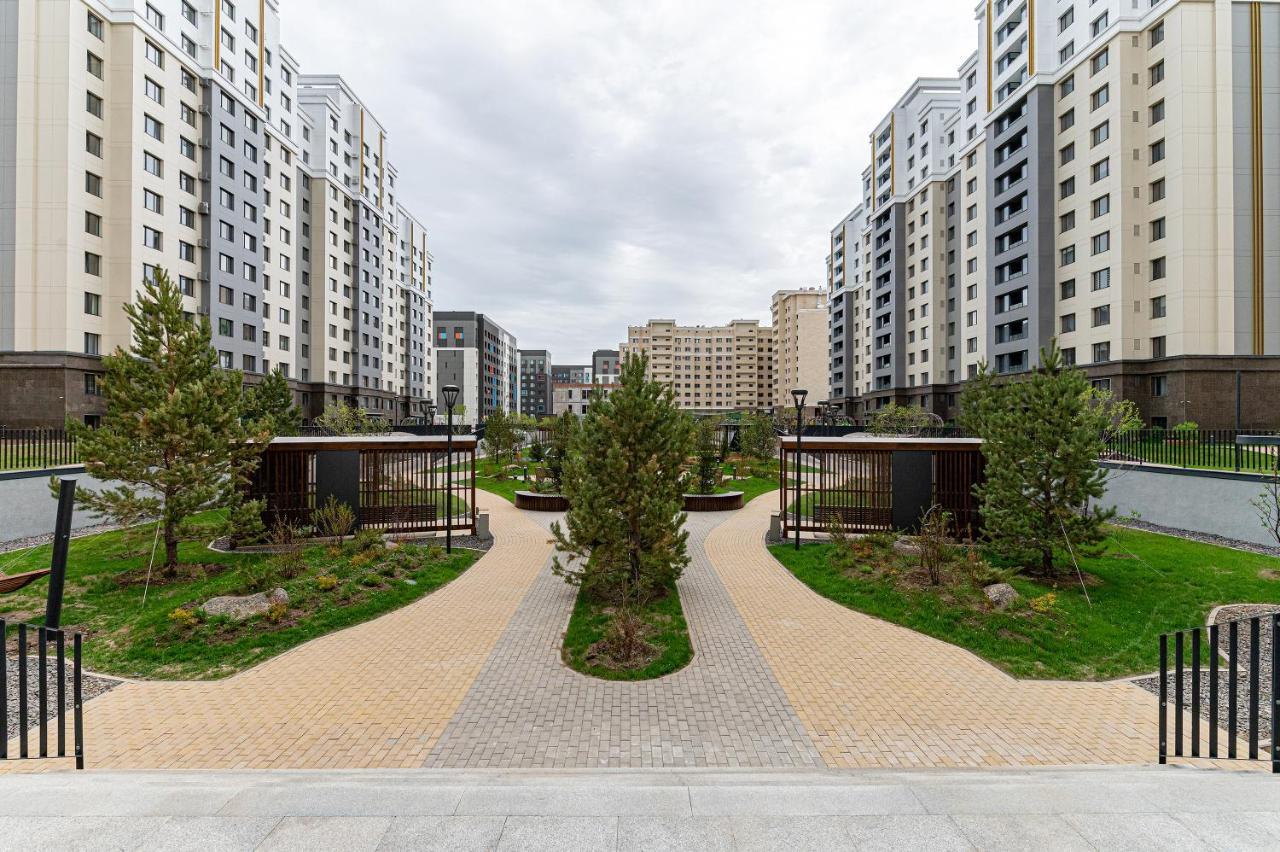Шикарная Квартира На Против Сада Astana Exterior foto